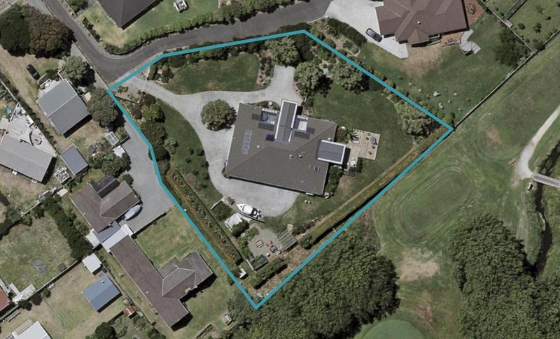40 Titoki Road, Waikanae Beach, Waikanae - Carousel 1