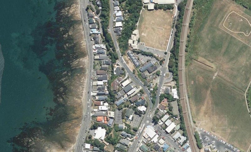 11 Motuhara Road, Plimmerton, Porirua - Carousel 1