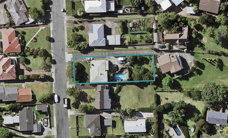 16 Greenhill Crescent, Pakuranga, Auckland - Carousel 1