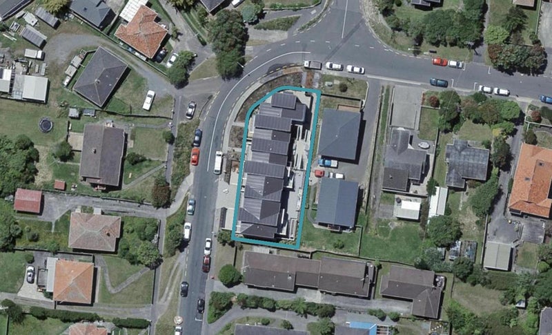 2/2 Hindmarsh Street, Johnsonville, Wellington - Carousel 1