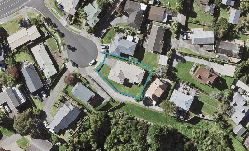 12 Jay Court, Botany Downs, Auckland - Carousel 1