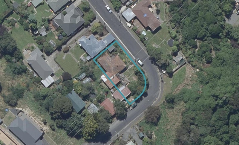 42 Glenmore Street, Glenleith, Dunedin - Carousel 1