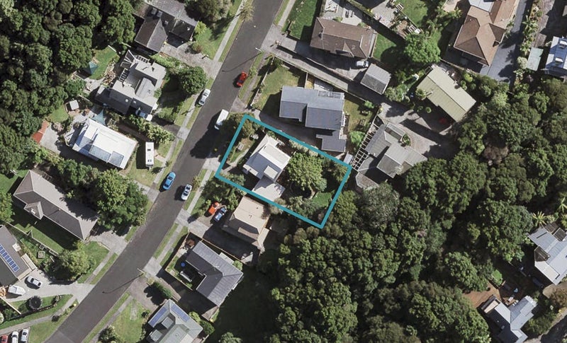 16 Hakea Place, Totara Heights, Auckland - Carousel 1