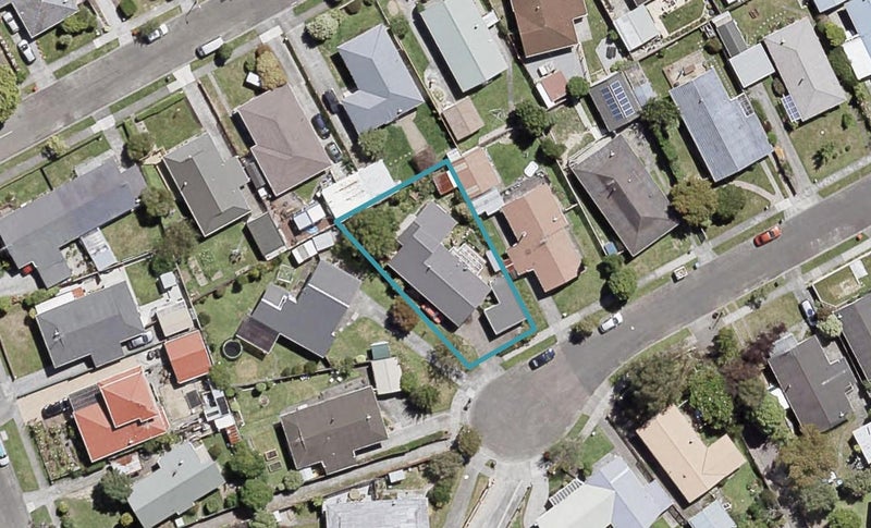 34 Omaha Grove, Totara Park, Upper Hutt - Carousel 1