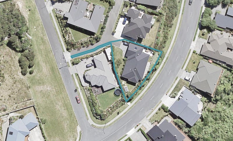 4 Cosgrove Rise, Riverstone Terraces, Upper Hutt - Carousel 1