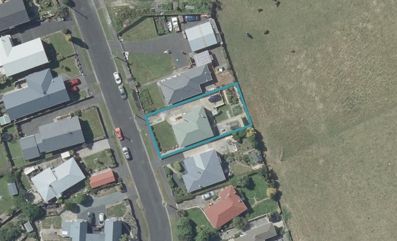 67 Elwyn Crescent, Green Island, Dunedin - Carousel 1