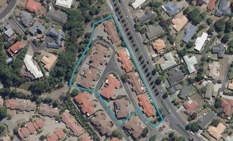 72 Grosvenor Gardens, Flagstaff, Hamilton - Carousel 1
