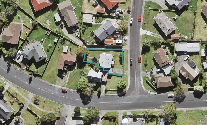 2 Brougham Place, West Harbour, Auckland - Carousel 1