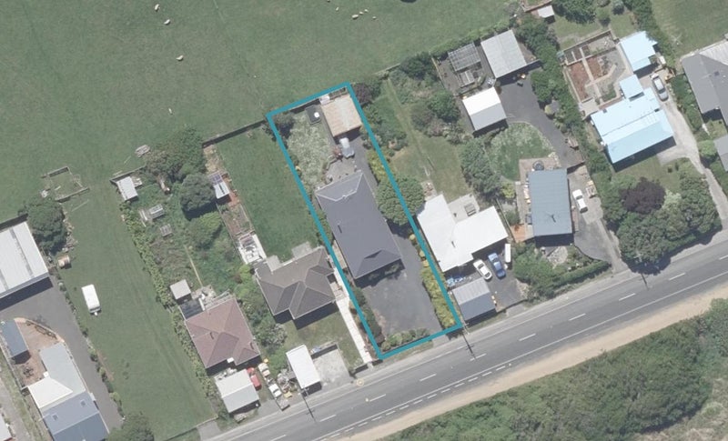 1136 Brighton Road, Brighton, Dunedin - Carousel 1