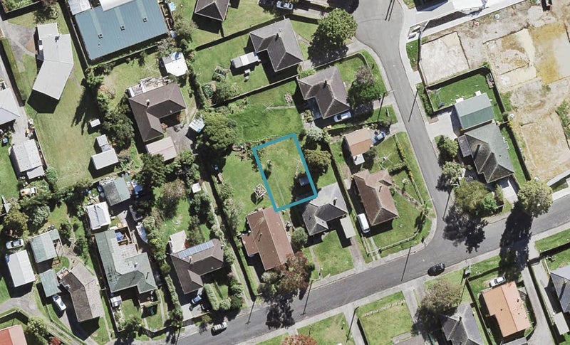 2B Mavis Place, Beach Haven, Auckland - Carousel 1