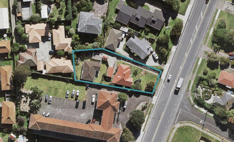 13 Mckenzie Road, Mangere Bridge, Auckland - Carousel 1