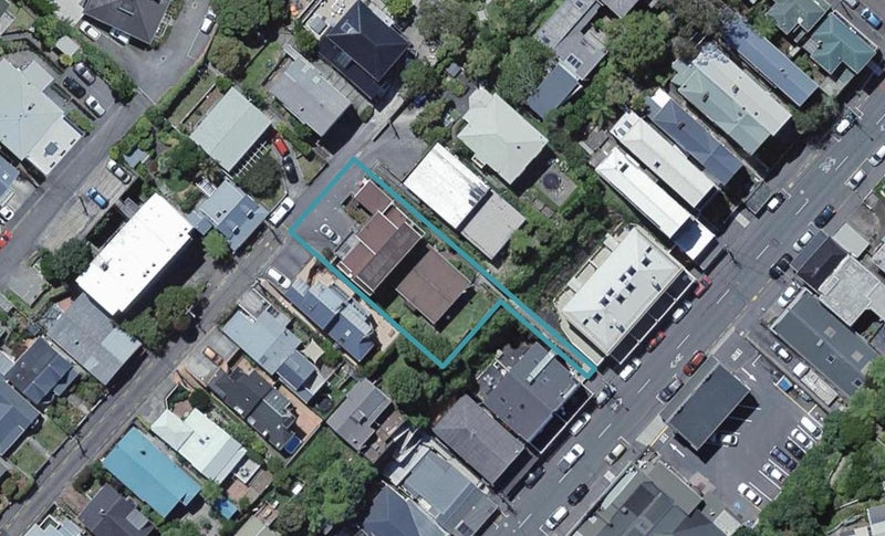 16 Barton Terrace, Thorndon, Wellington - Carousel 1
