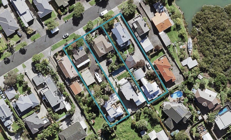 75A Wainui Avenue, Point Chevalier, Auckland - Carousel 1