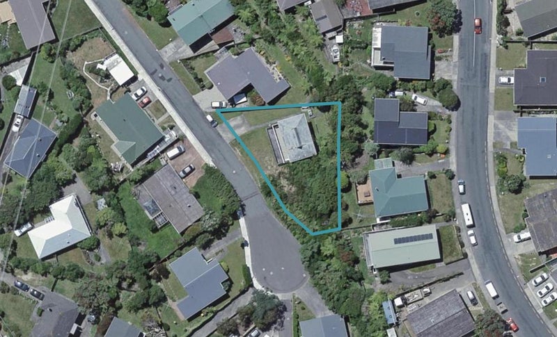 9 Bloomsbury Grove, Newlands, Wellington - Carousel 1