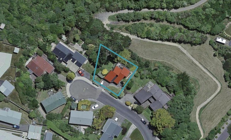 14 Bushland Grove, Paparangi, Wellington - Carousel 1