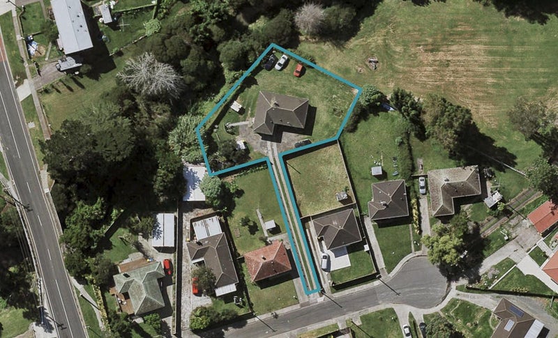 8 Gubb Place, Otara, Auckland - Carousel 1