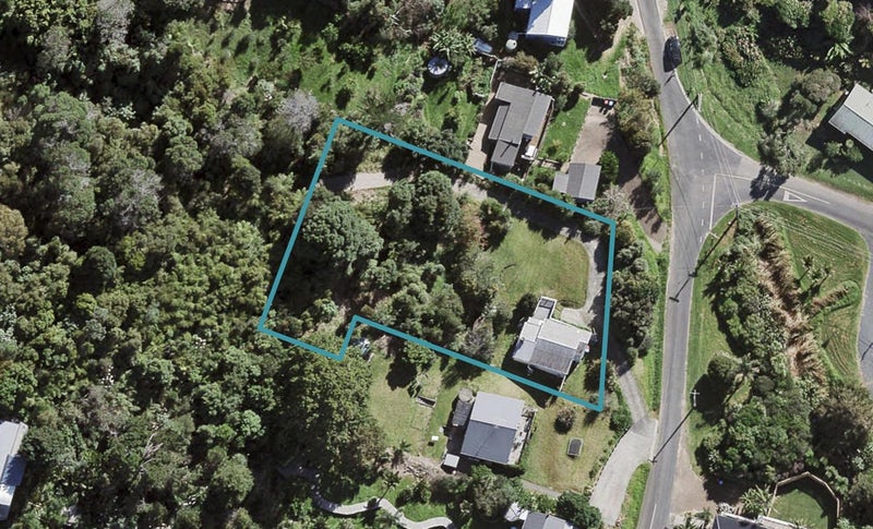 40 Lannan Road, Surfdale, Waiheke Island - Carousel 1