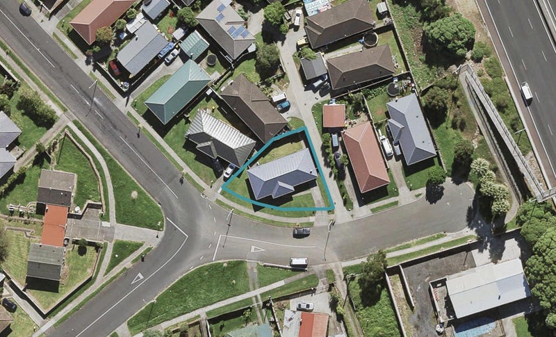 64 Hall Avenue, Mangere, Auckland - Carousel 1