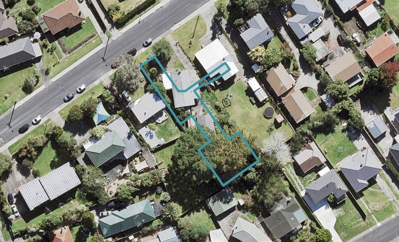 12/5 Lancaster Road, Beach Haven, Auckland - Carousel 1