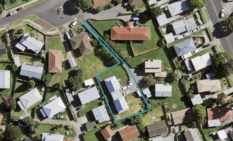 11 Hatherley Place, Clendon Park, Auckland - Carousel 1