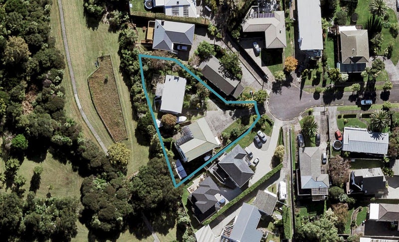 12 Acton Place, Avondale, Auckland - Carousel 1