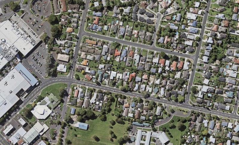 6/8 Reeves Road, Pakuranga, Auckland - Carousel 1