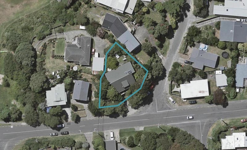 35 Menin Road, Raumati South, Paraparaumu - Carousel 1