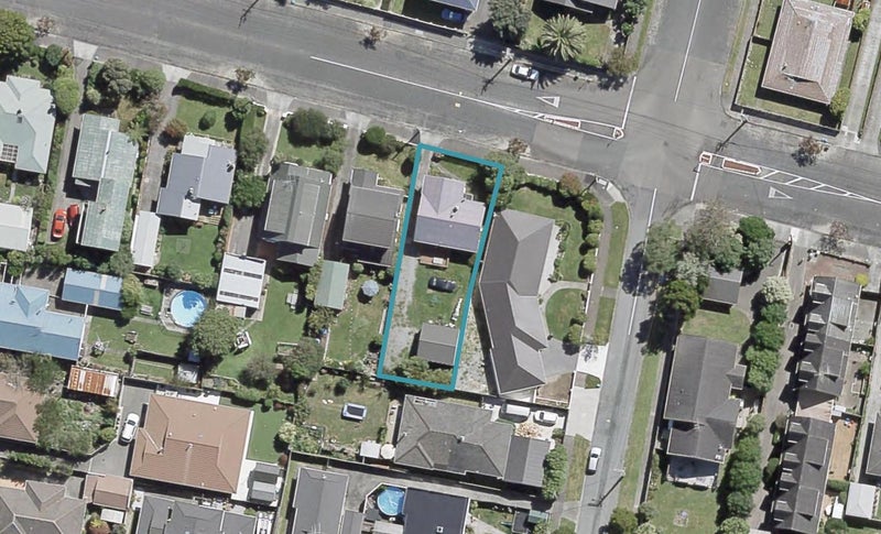 41 Whites Line, WOBURN, LOWER HUTT - Carousel 1