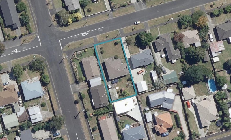 24 Oxford Street, Fairfield, Hamilton - Carousel 1