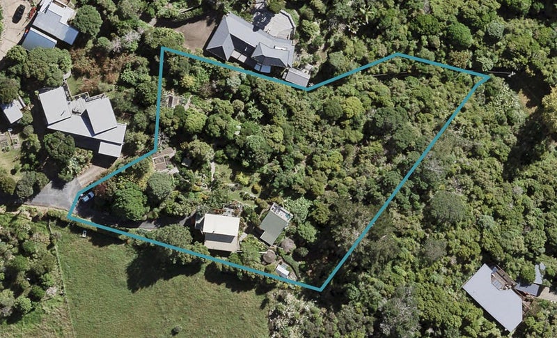 32A Church Bay Road, Oneroa, Waiheke Island - Carousel 1