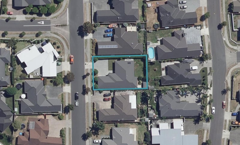 105 Huntington Drive, Huntington, Hamilton - Carousel 1