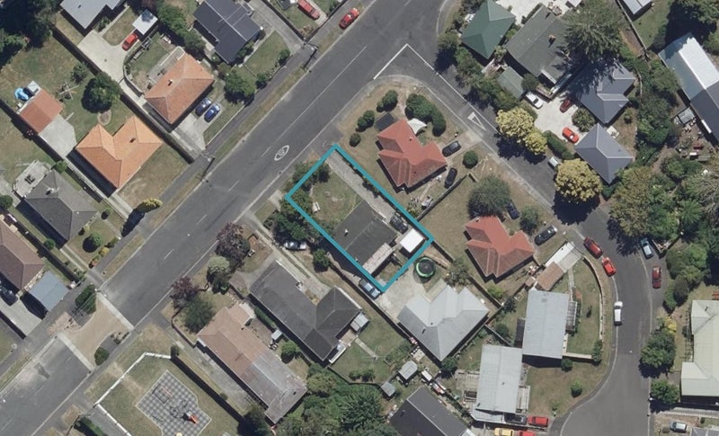 31 Pine Avenue, Bader, Hamilton - Carousel 1