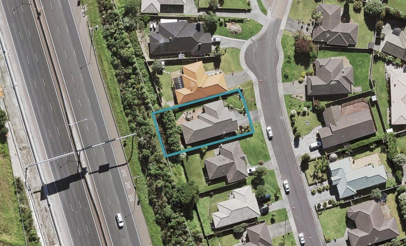 70 Ruze Vida Drive, Massey, Auckland - Carousel 1