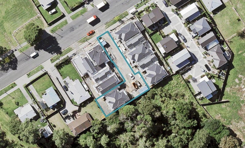 8 Manaaki Circle, Wai o Taiki Bay, Auckland - Carousel 1