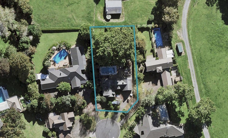 12 Birchwood Grove, Greenhithe, Auckland - Carousel 1
