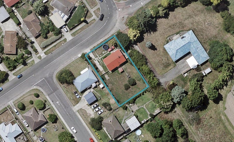 1221 Jellicoe Street, Mayfair, Hastings - Carousel 1