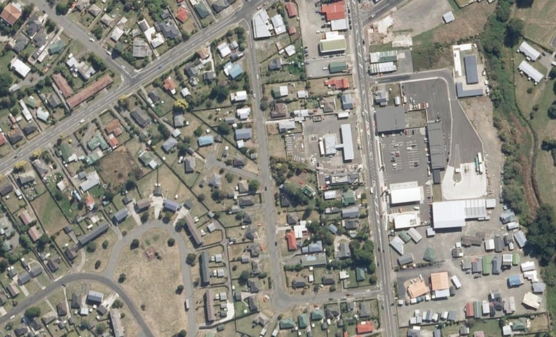 40 Holland Crescent, Bulls - Carousel 1