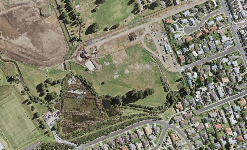 15 Paretaiuru Crescent, Papakura, Papakura - Carousel 1