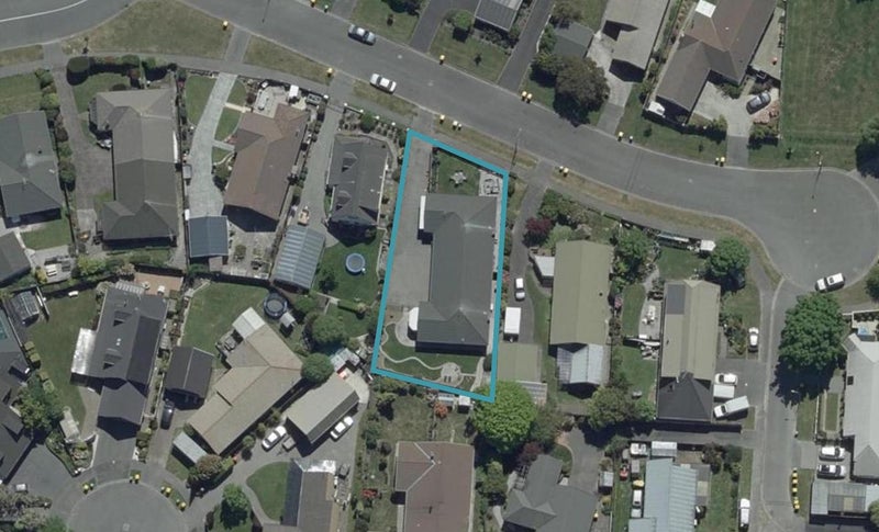 2/6 Pyatt Place, Redwood, Christchurch - Carousel 1