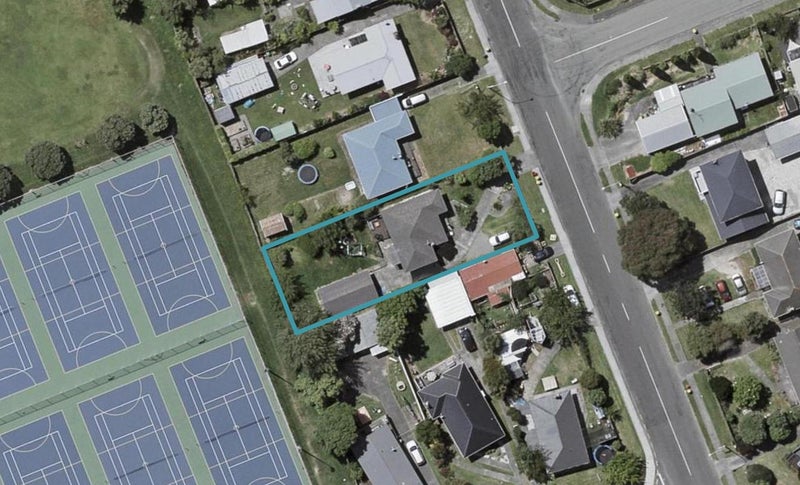 32 Mazengarb Road, Paraparaumu Beach, Paraparaumu - Carousel 1