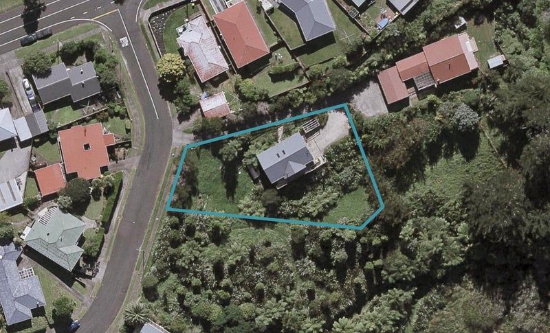 7 Harriet Place, Spotswood, New Plymouth - Carousel 1