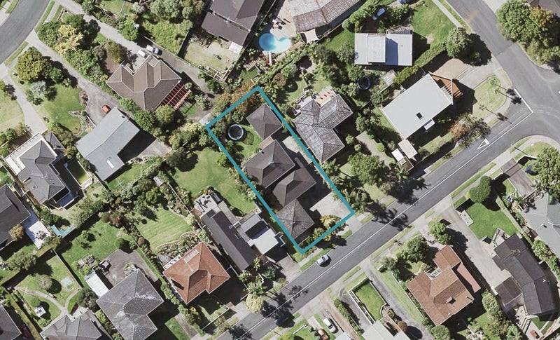 5 Copperfield Terrace, Mellons Bay, Auckland - Carousel 1