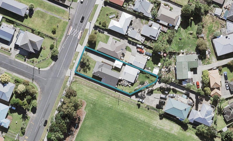 9 Archibald Road, Kelston, Auckland - Carousel 1