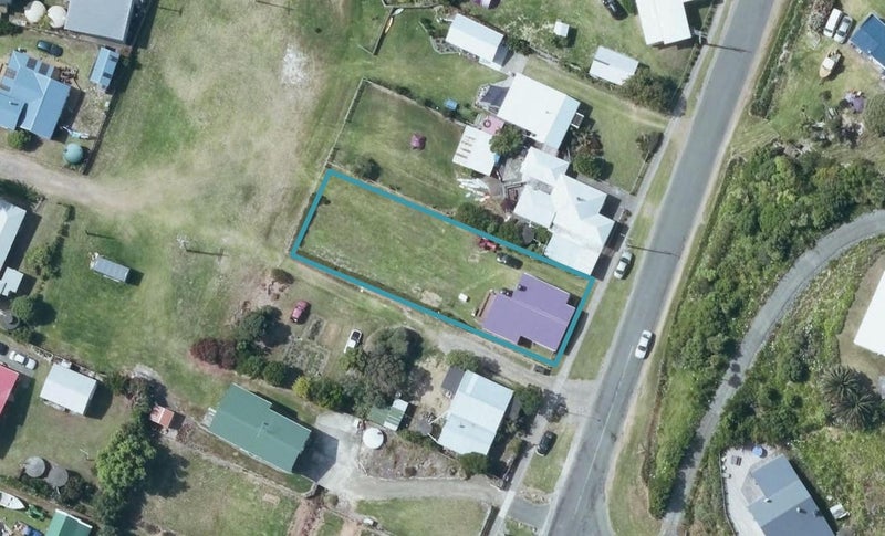 130 Newcastle Street, Māhia - Carousel 1