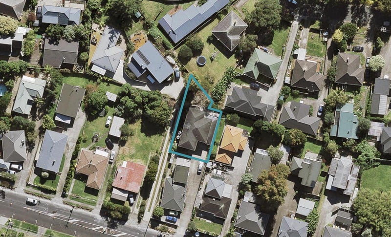 11A Raleigh Road, Northcote, Auckland - Carousel 1