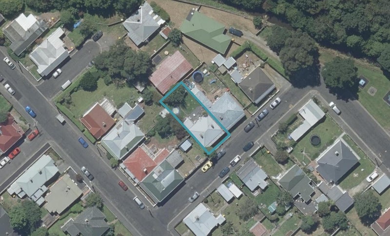 7 Coburn Avenue, North East Valley, Dunedin - Carousel 1