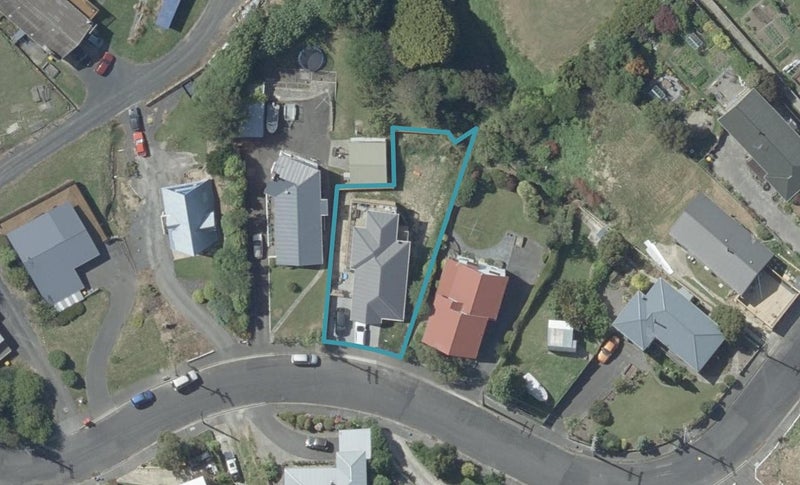11 Roy Crescent, Concord, Dunedin - Carousel 1