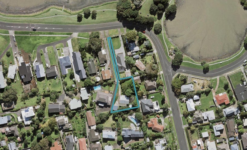 10A Kiwi Esplanade, Mangere Bridge, Auckland - Carousel 1