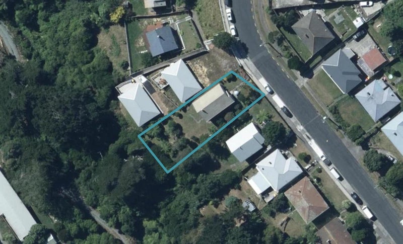 15 Gloucester Street, Cannons Creek, Porirua - Carousel 1