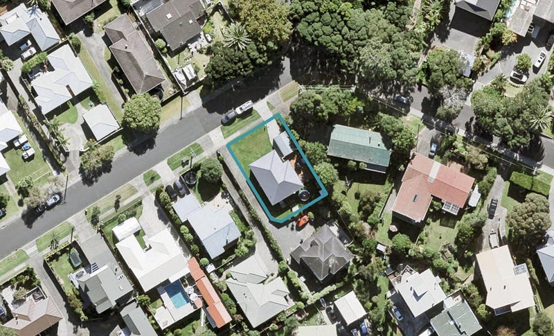 49 Toroa Street, Torbay, Auckland - Carousel 1